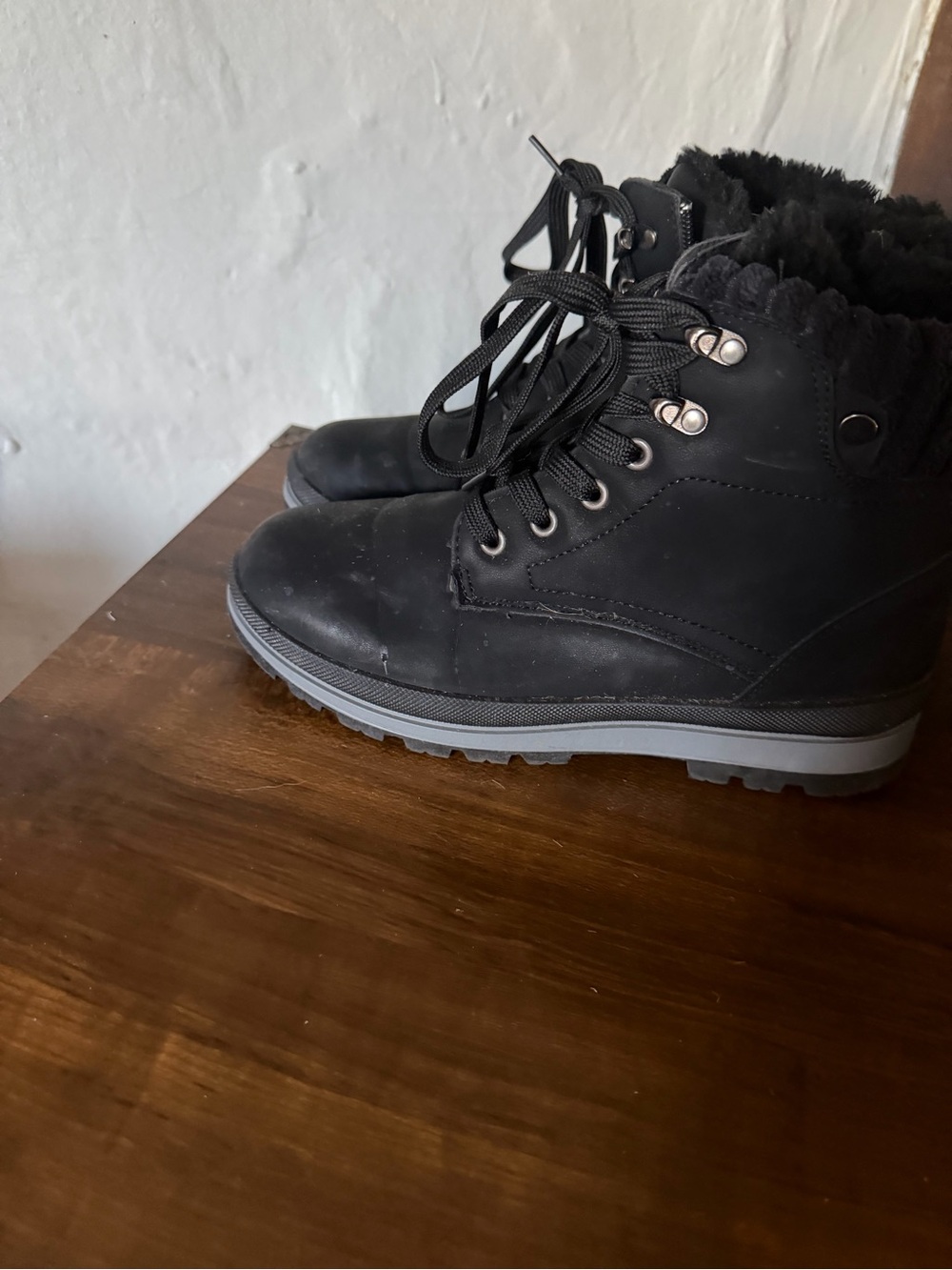 Women's Black Faux-Fur Lined Lace-Up Winter Boot